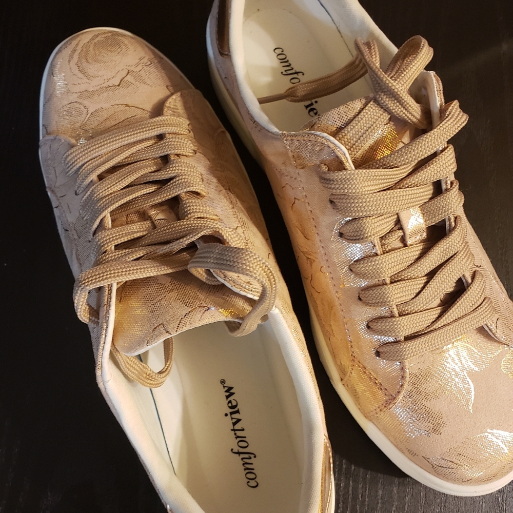 Comfortview flora metallic sneakers womens size 9 1/2 M
